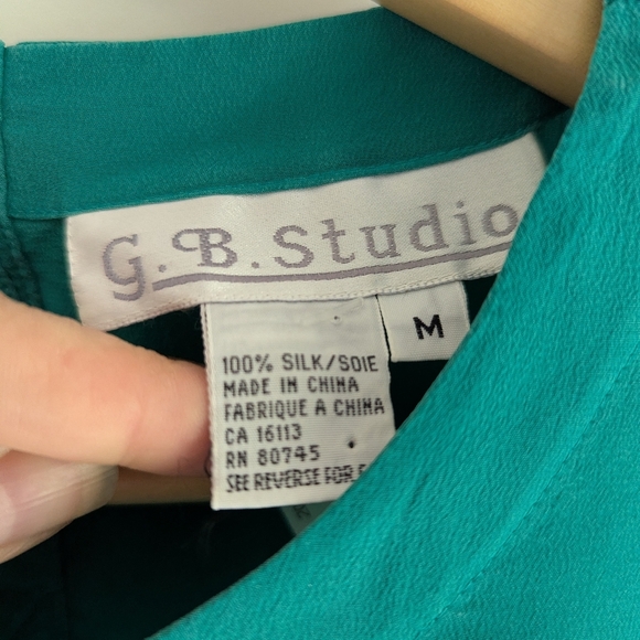 100% silk green short sleeve blouse for work, size M - Picture 8 of 12